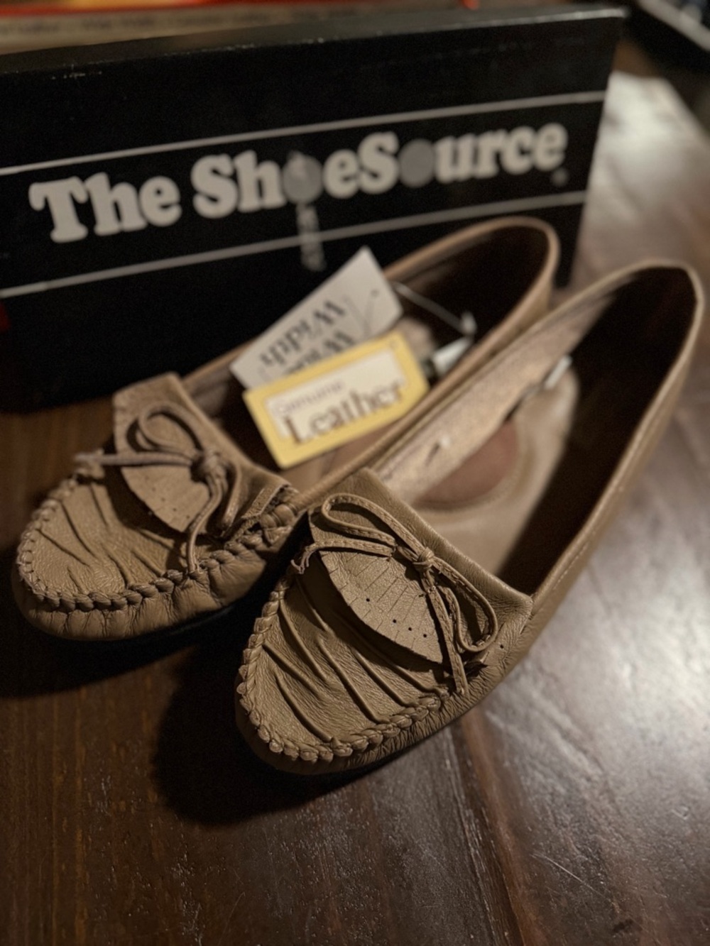 New VTG Coasters Tan Leather Moccasin Loafers - 11W Wide